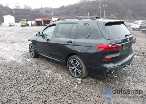 2021 BMW X7 xDrive40I z USA, uszkodzony, nr VIN 5UXCW2C09M9E66550
